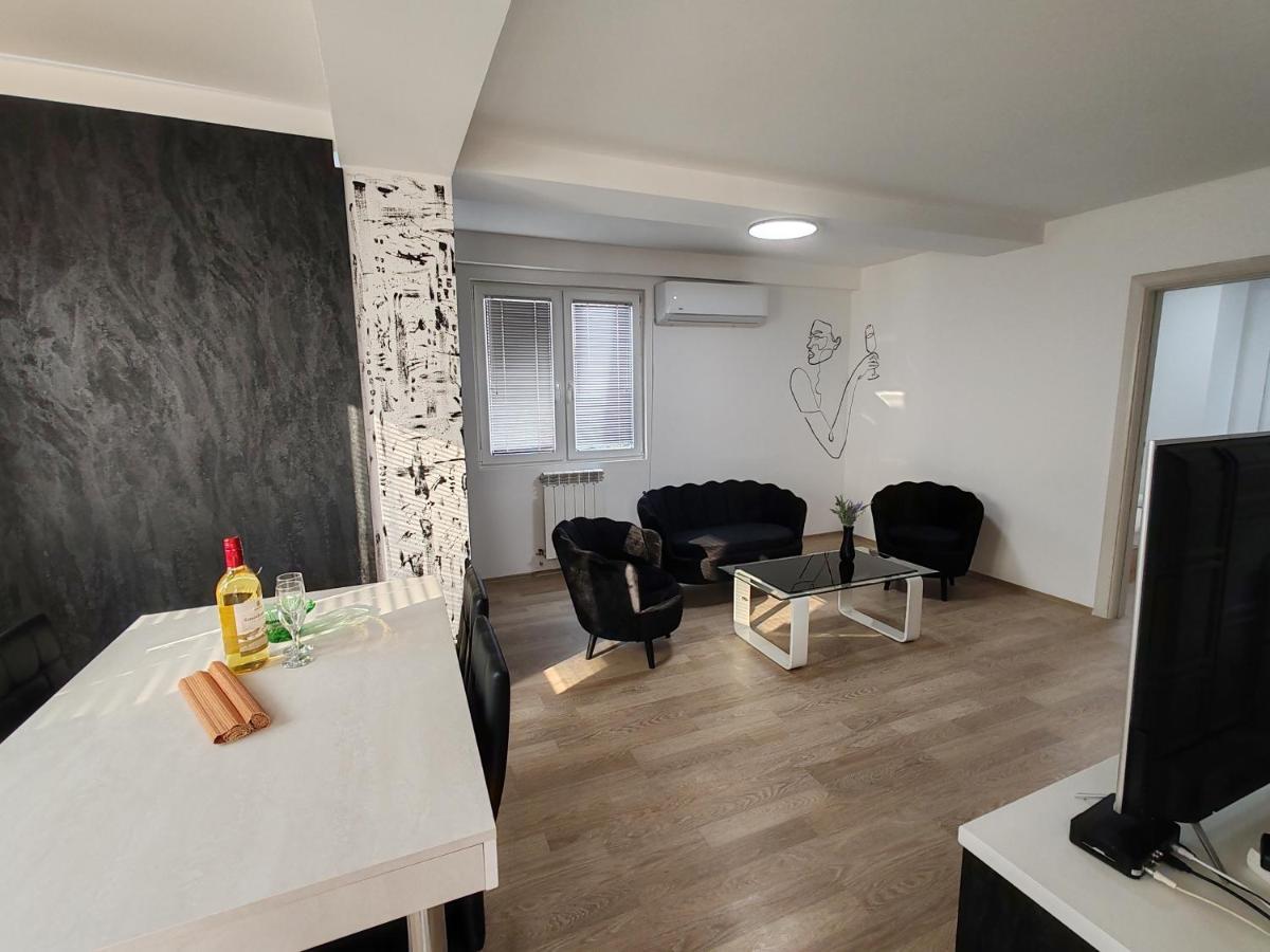 Central Modern Flat M&M Apartments Skopje Exterior photo