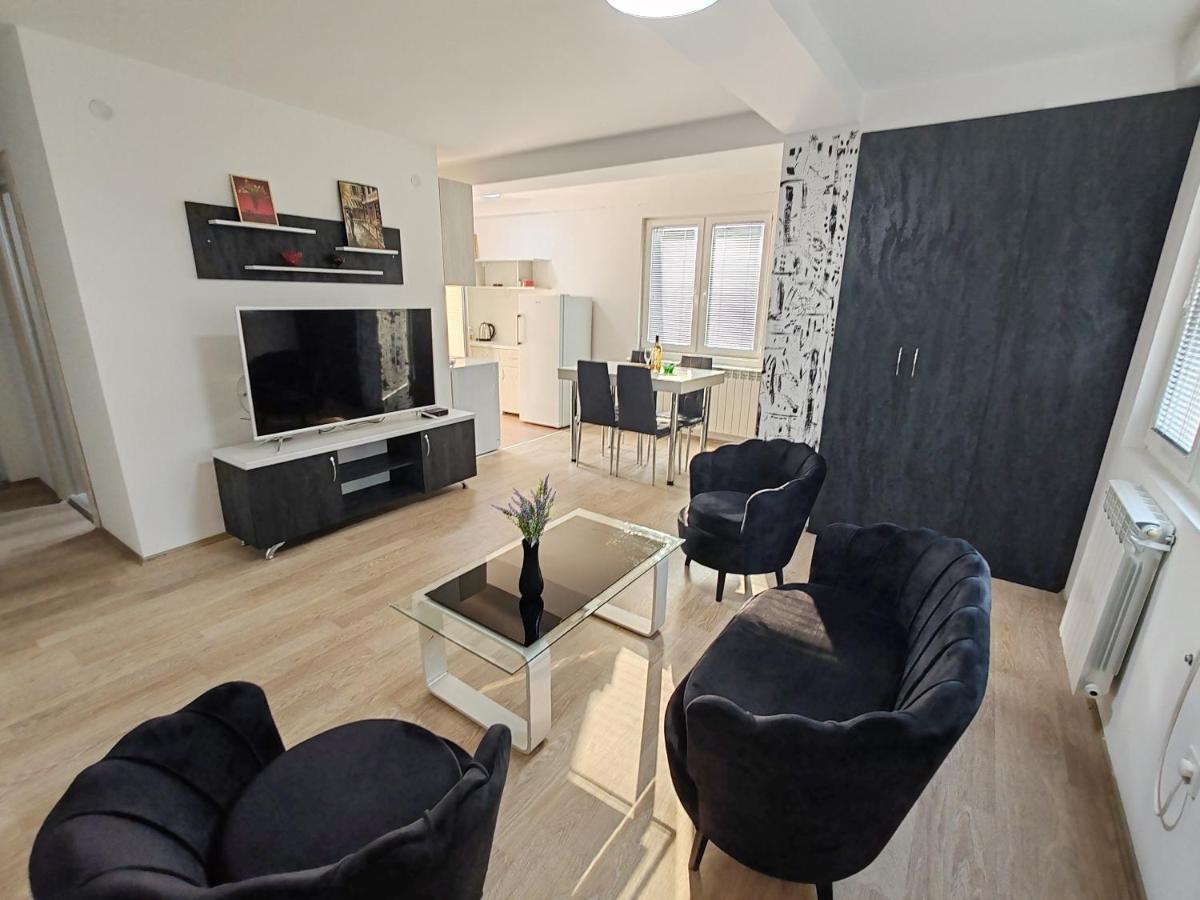 Central Modern Flat M&M Apartments Skopje Exterior photo